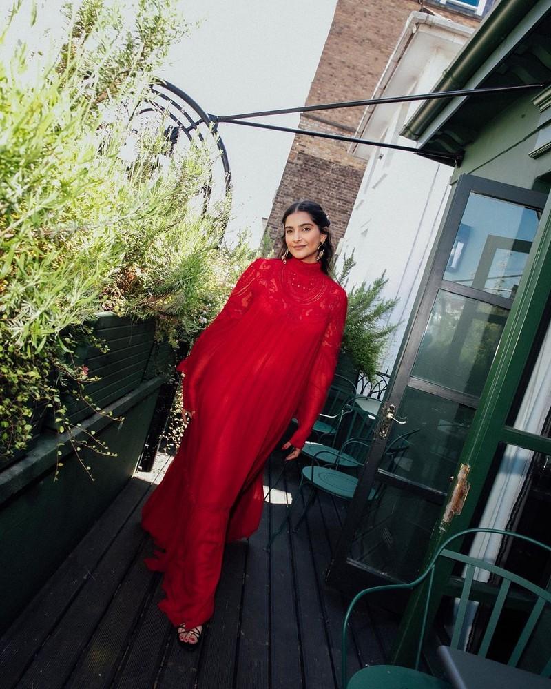 Sonam Kapoor 11