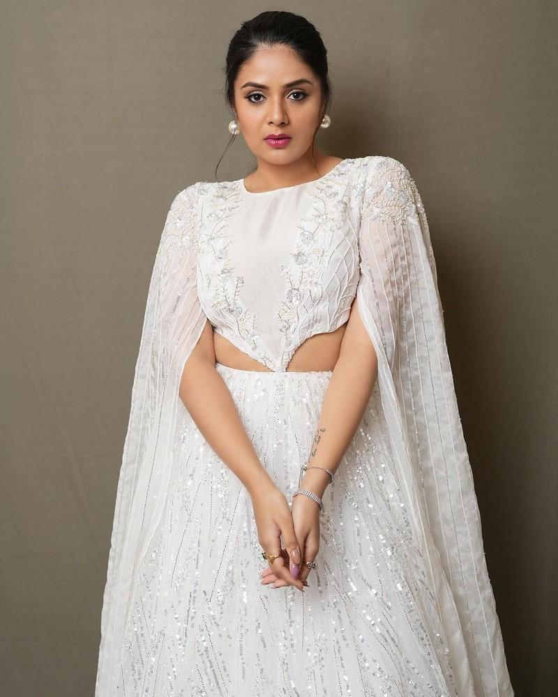 Sreemukhi 2