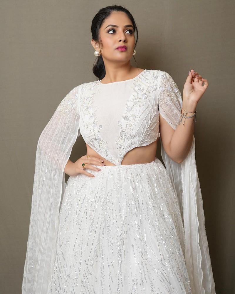 Sreemukhi 8