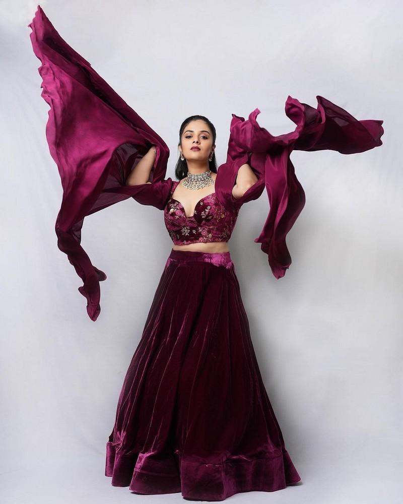 Sreemukhi 4