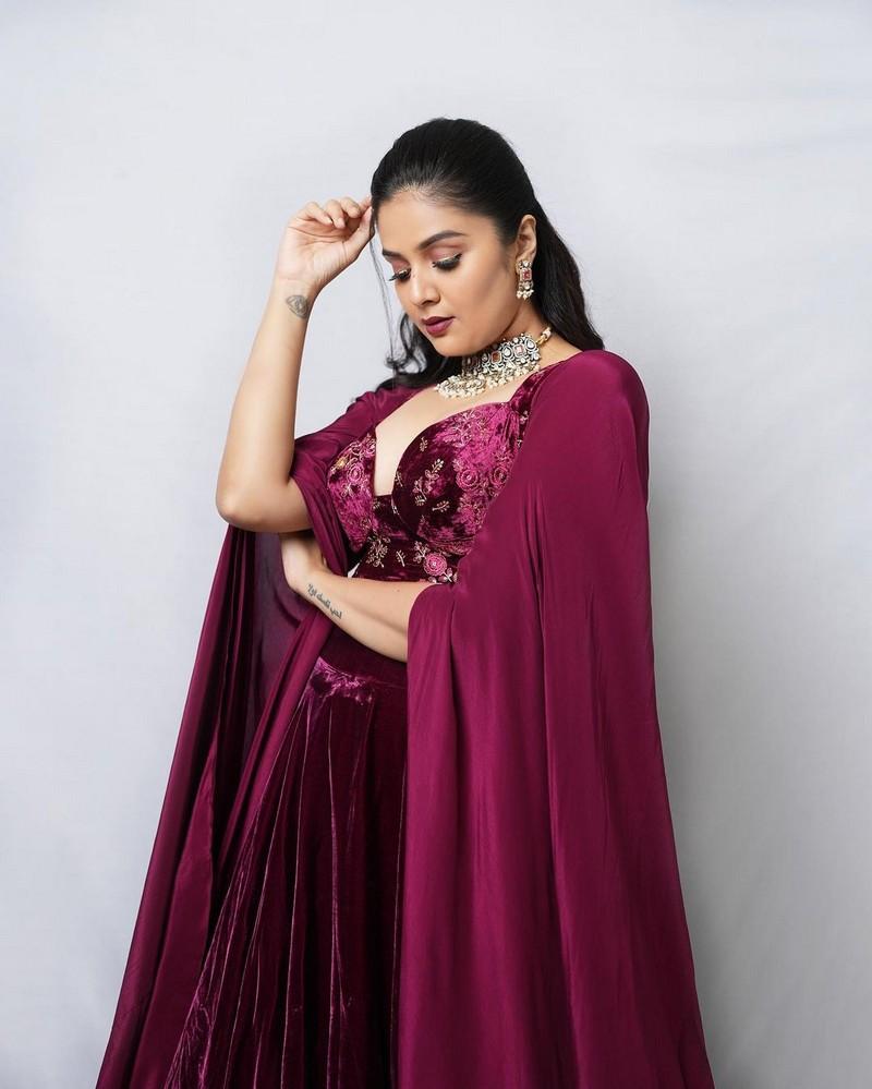 Sreemukhi 5
