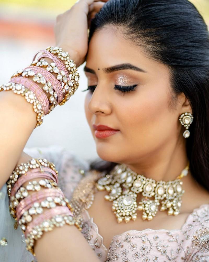 Sreemukhi 11