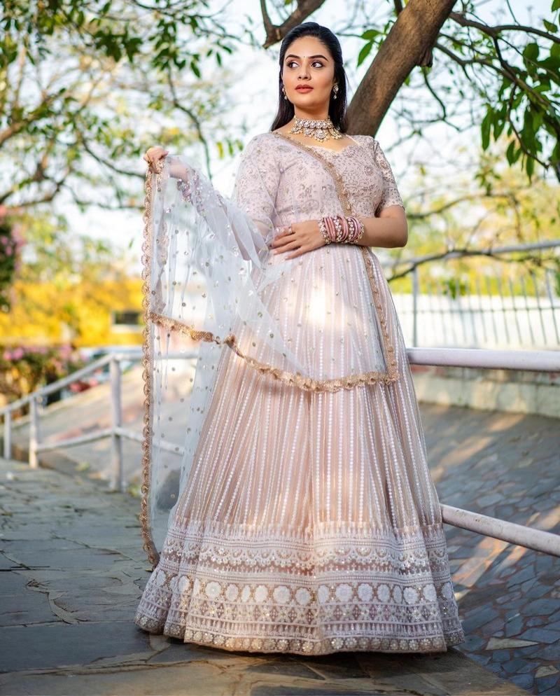 Sreemukhi 14
