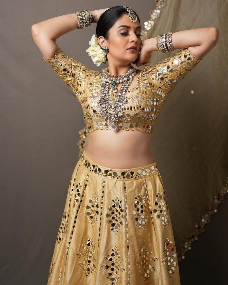 Sreemukhi 1