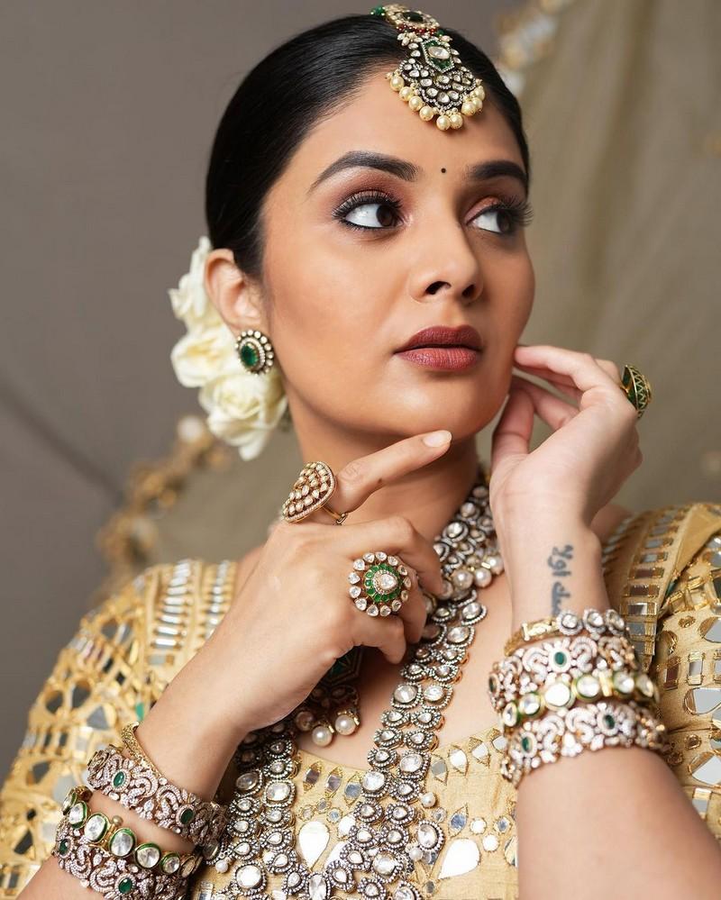Sreemukhi 3