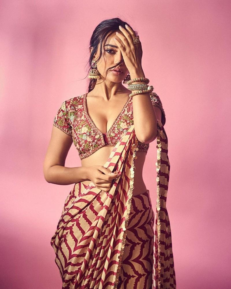 Surbhi Jyoti 10