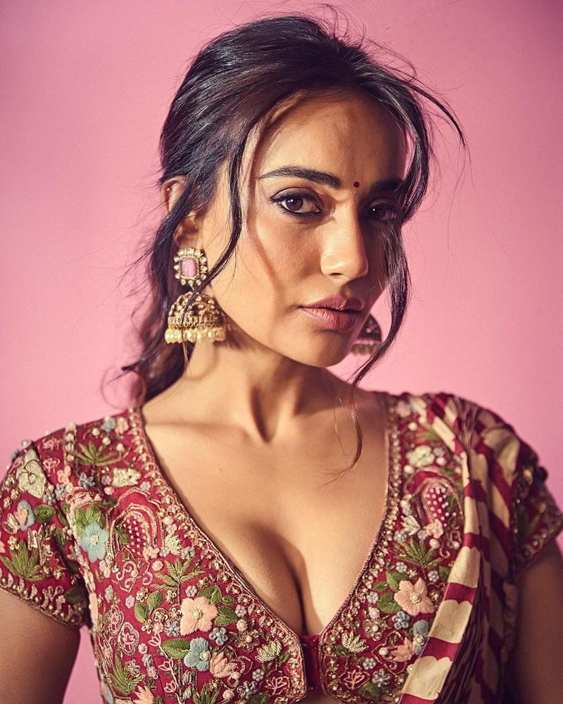 Surbhi Jyoti 8
