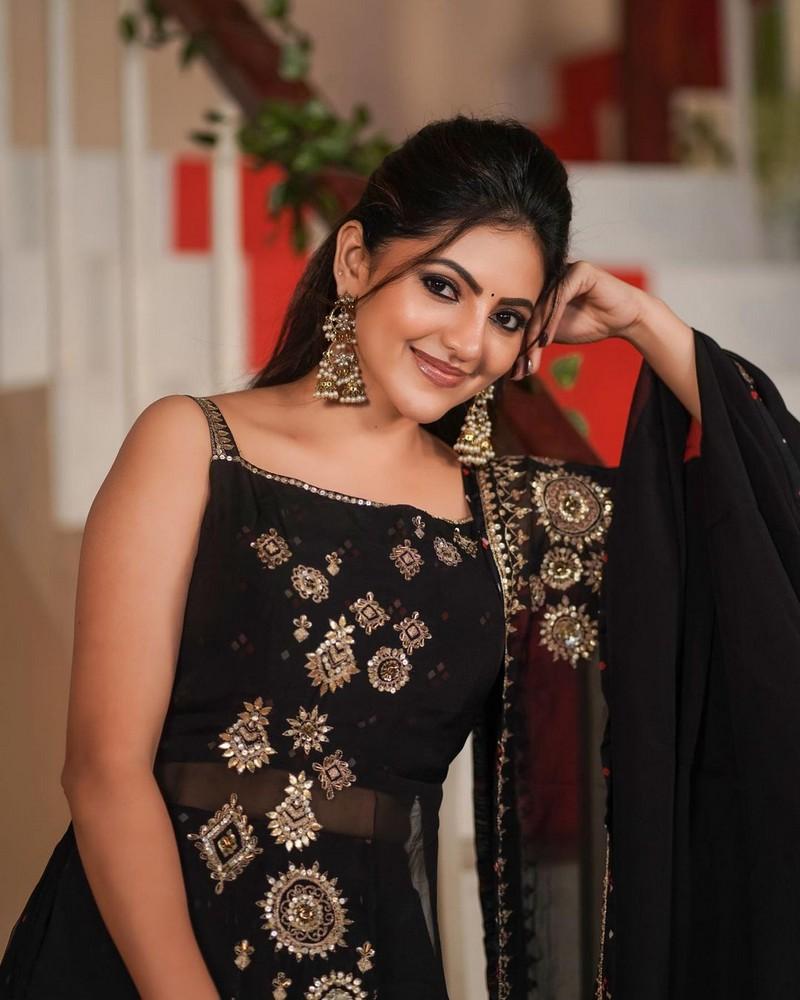Athulyaa Ravi 6
