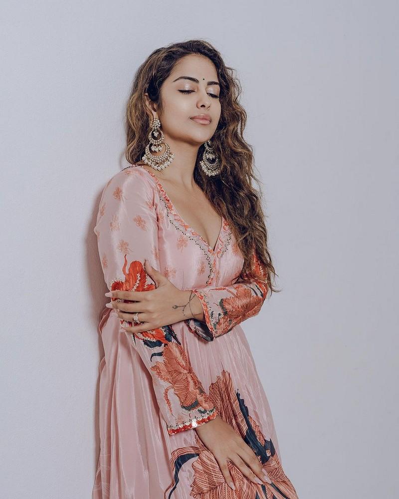 Avika Gor 1