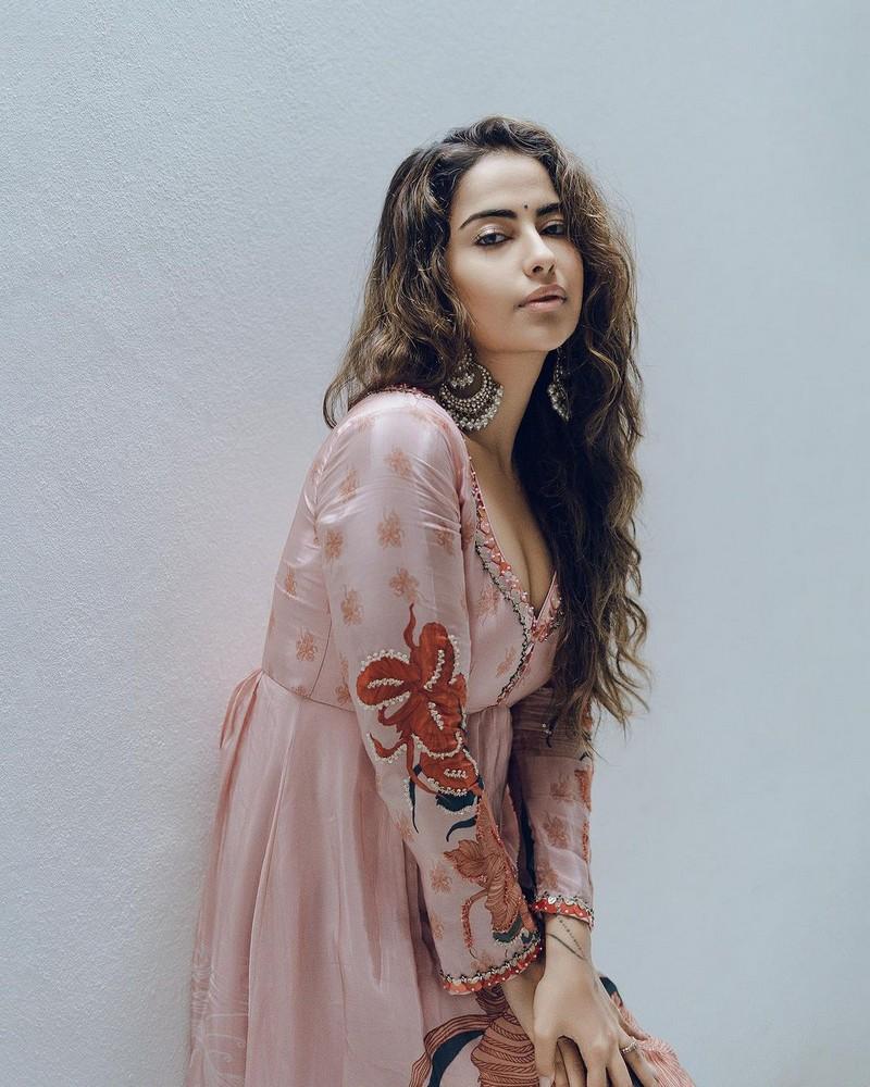 Avika Gor 4
