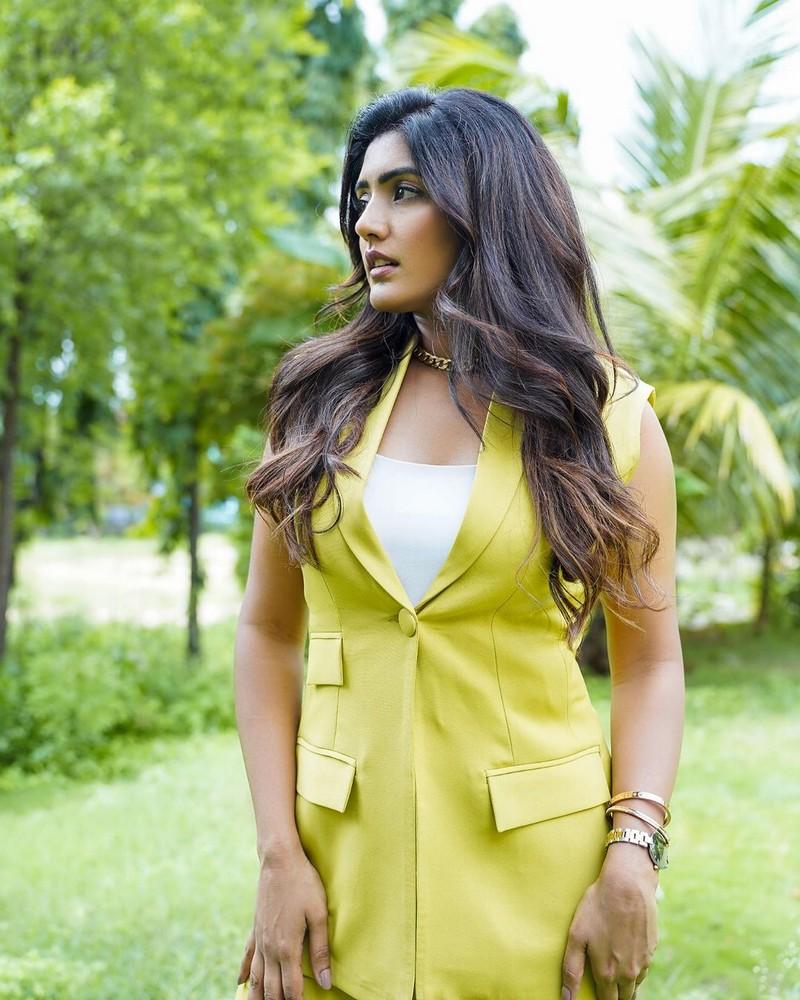 Eesha Rebba 5