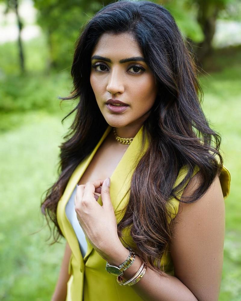 Eesha Rebba 8