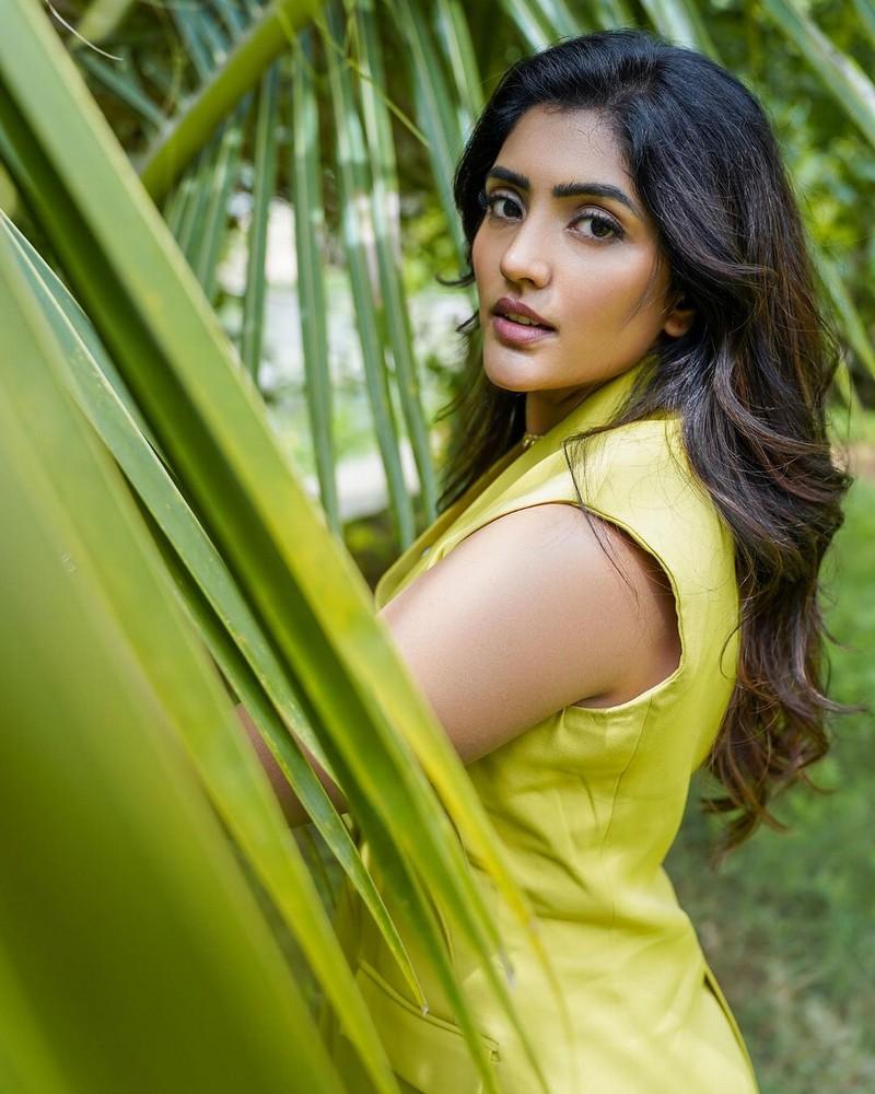 Eesha Rebba 9