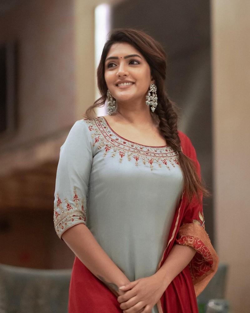 Eesha Rebba 6