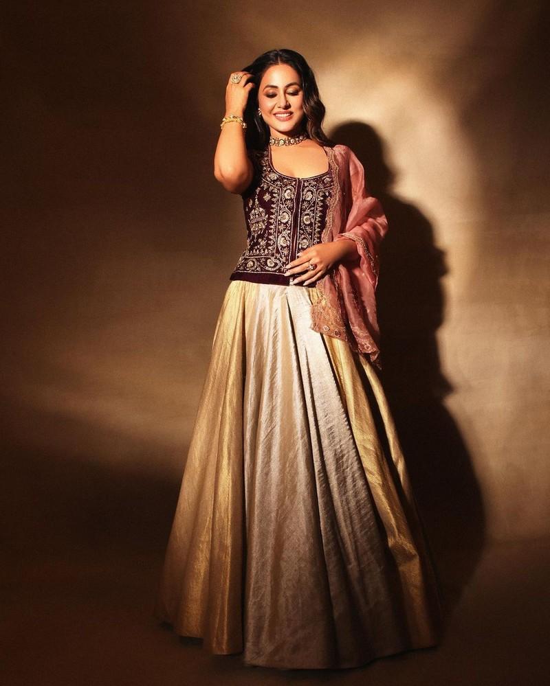 Hina Khan 12