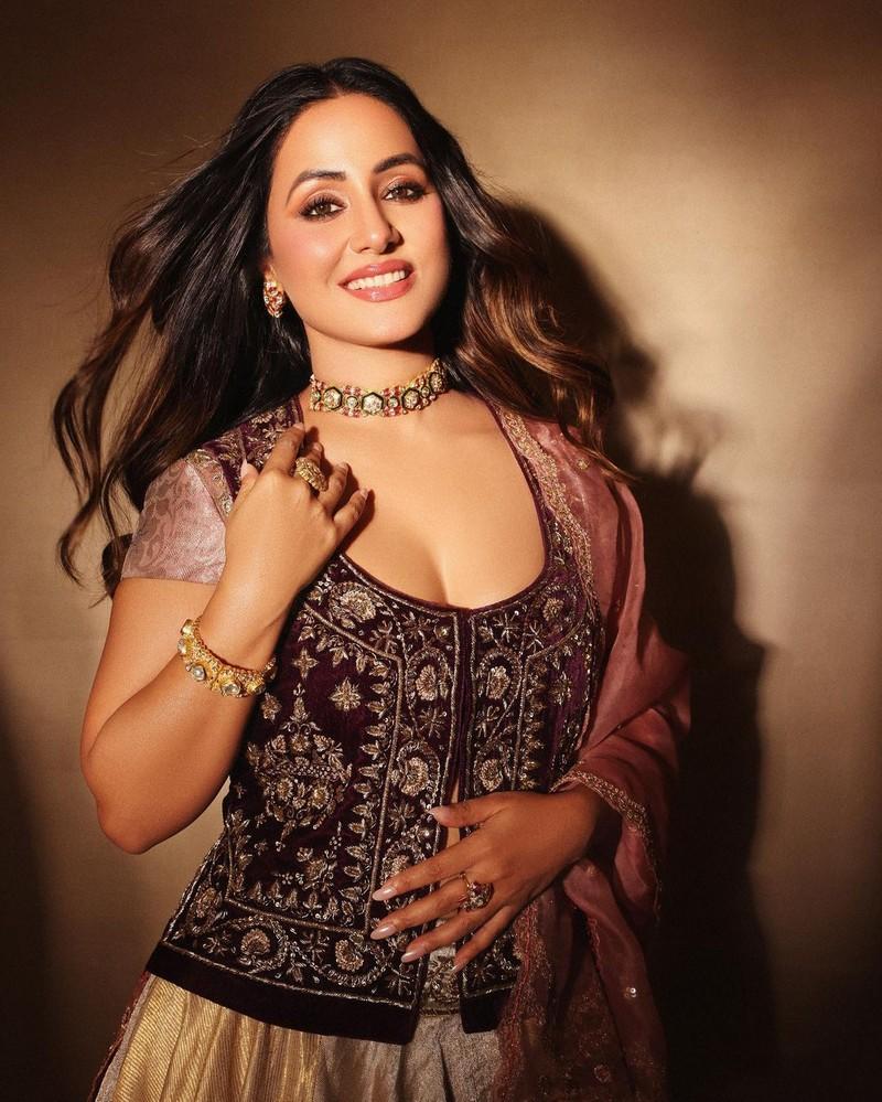 Hina Khan 7