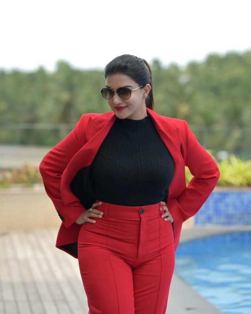 Honey Rose 10