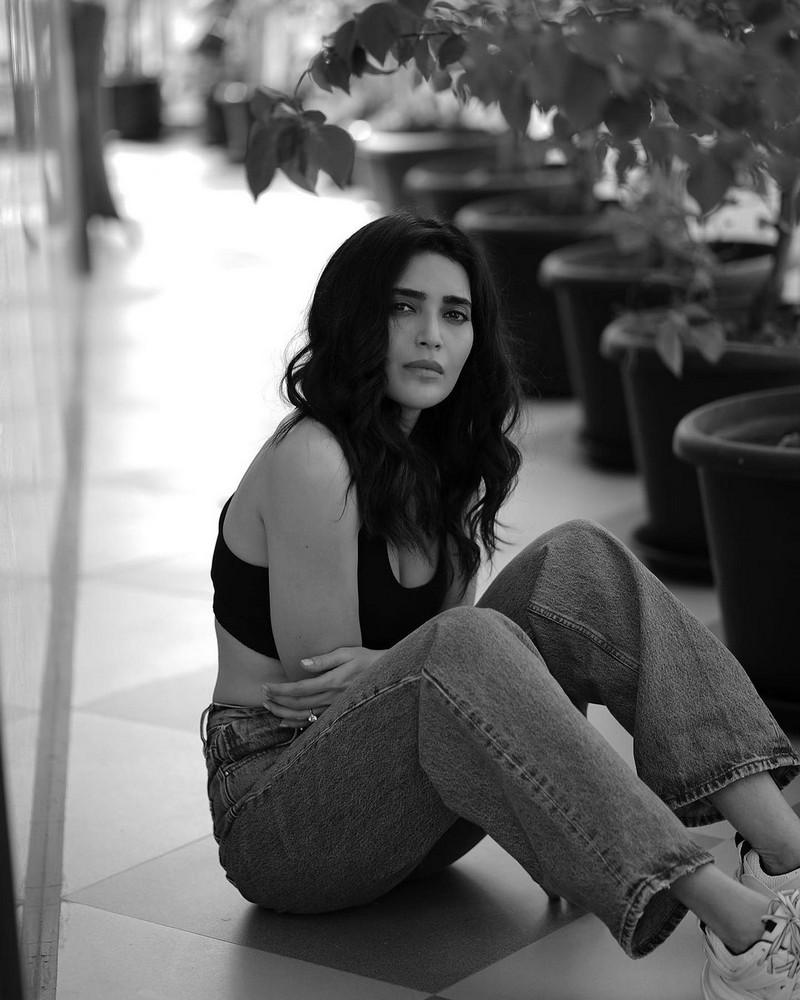 Karishma Tanna 8