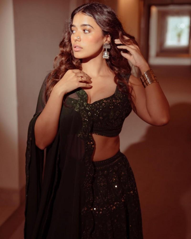 Ketika Sharma 8