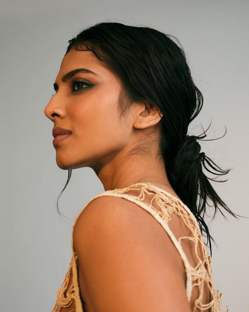 Malavika Mohanan 16