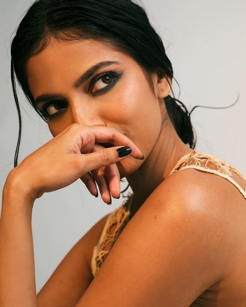 Malavika Mohanan 17