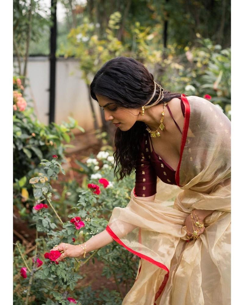 Malavika Mohanan 6