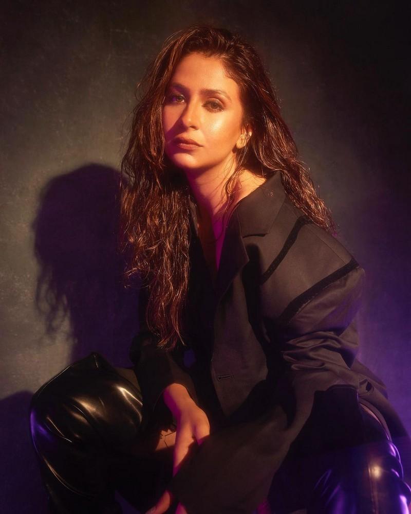 Malvika Raaj 9