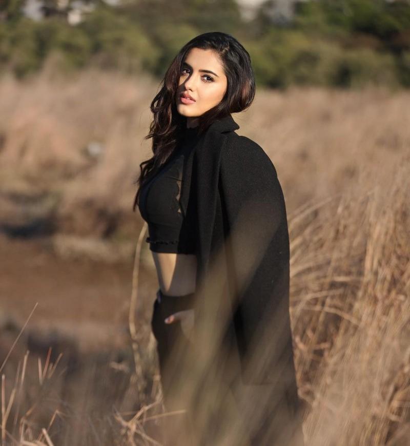 Malvika Sharma 4