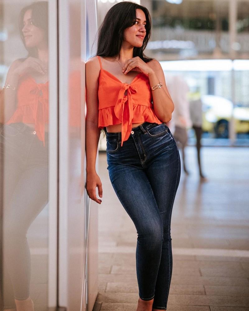 Mirnalini Ravi 11