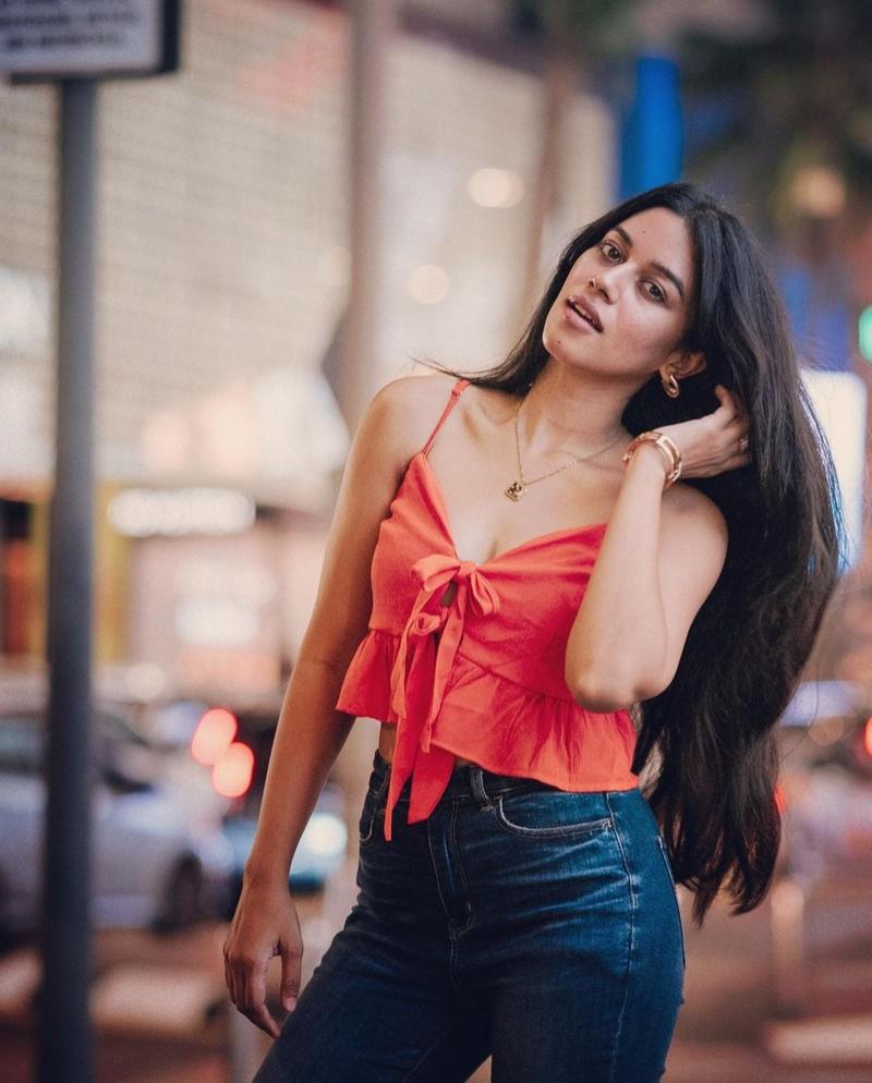 Mirnalini Ravi 13