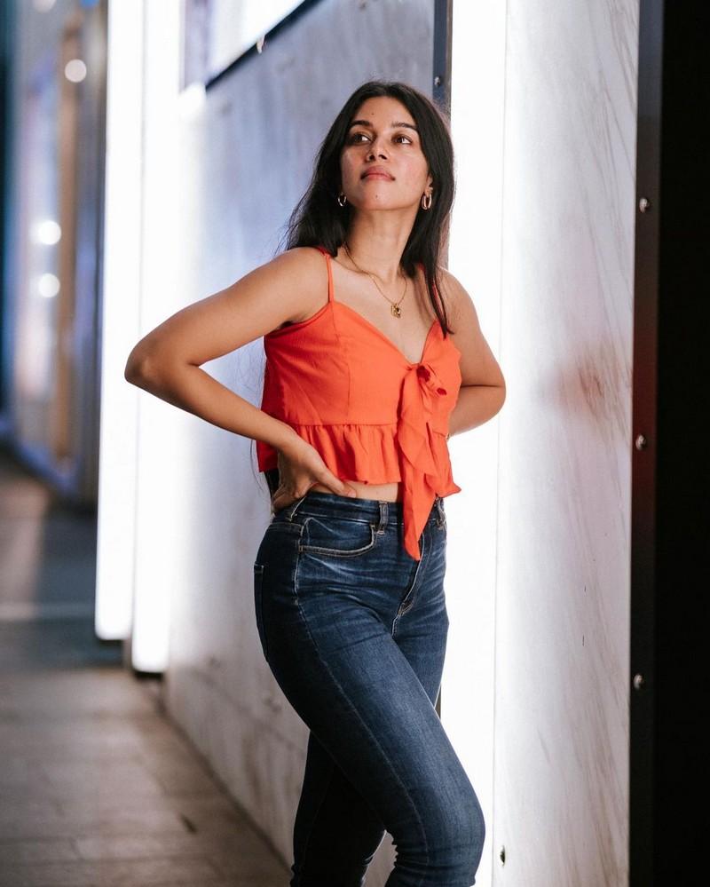 Mirnalini Ravi 4