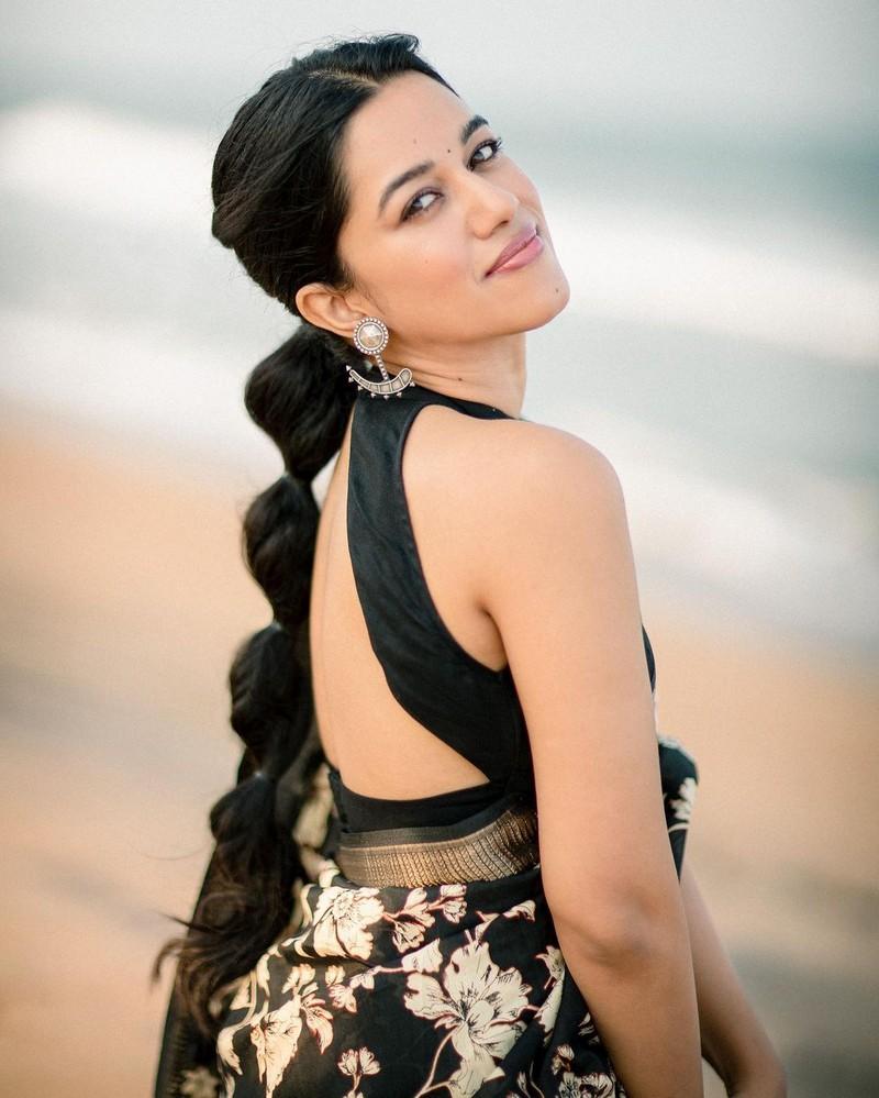 Mirnalini Ravi 1