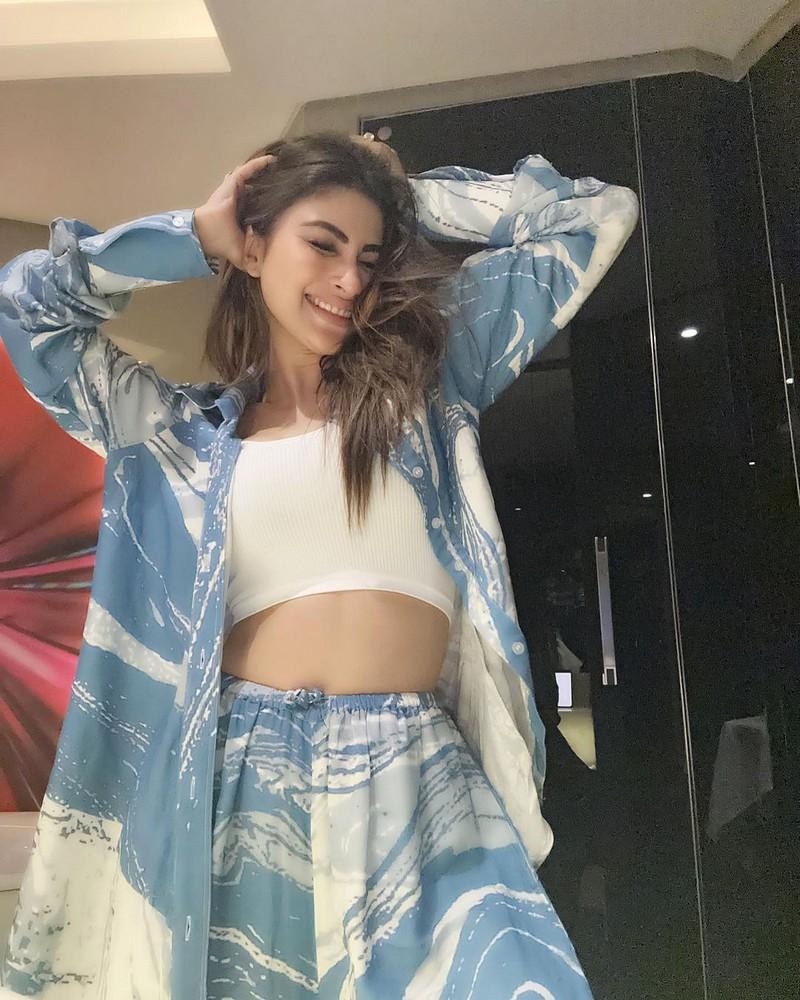 Mouni Roy 10