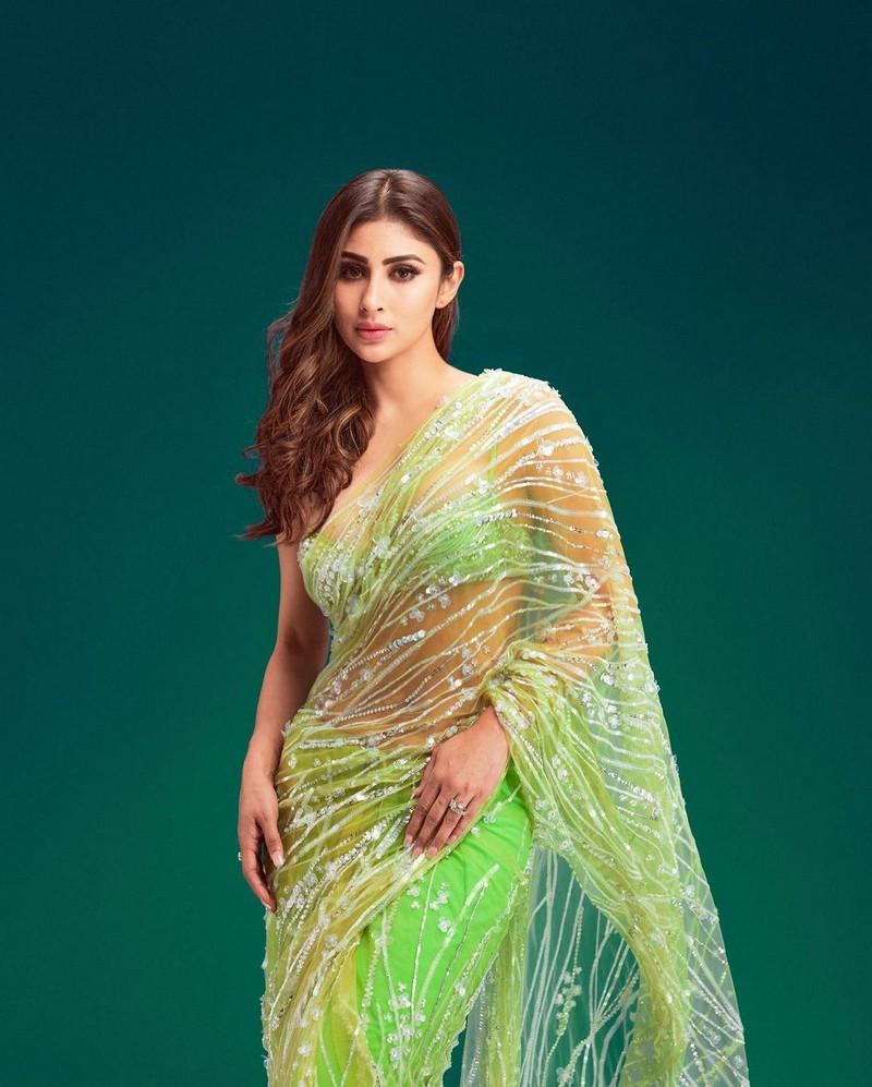 Mouni Roy 4