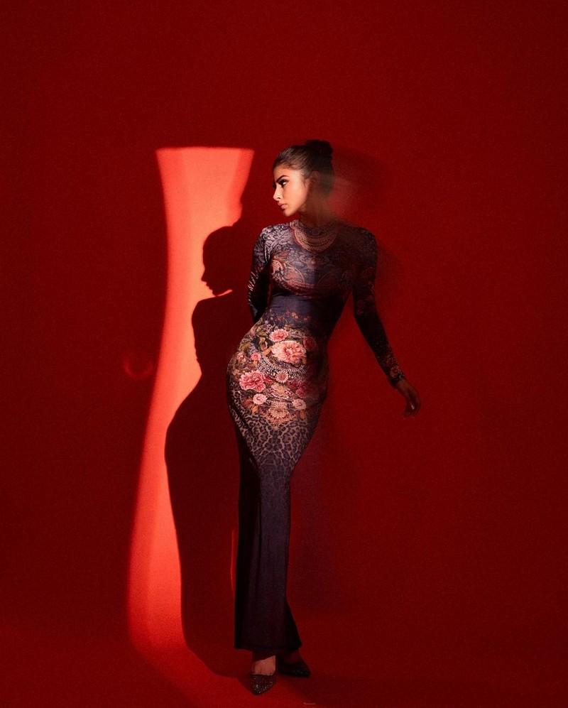 Mouni Roy 9