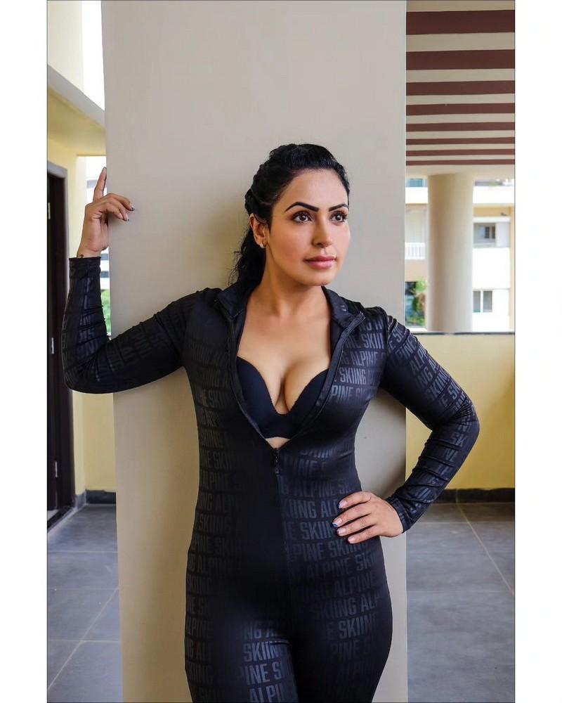 Nandini Rai 6