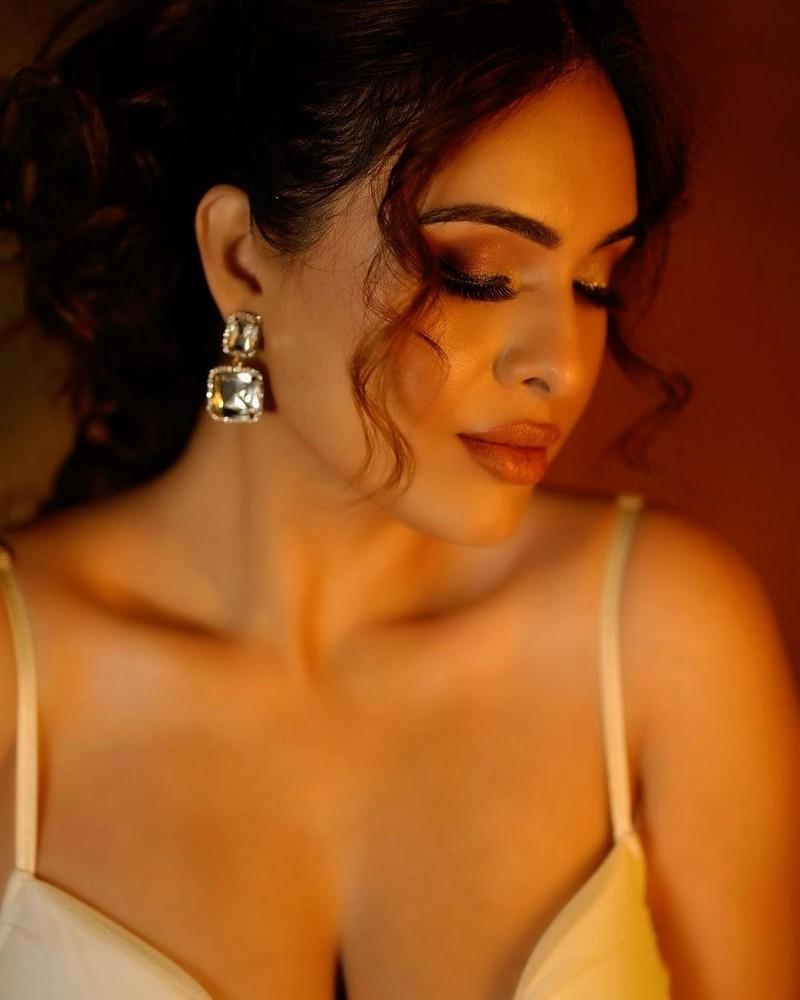 Nehhaa Malik 1