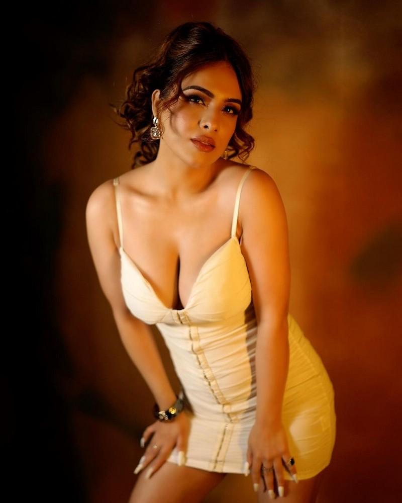 Nehhaa Malik 7