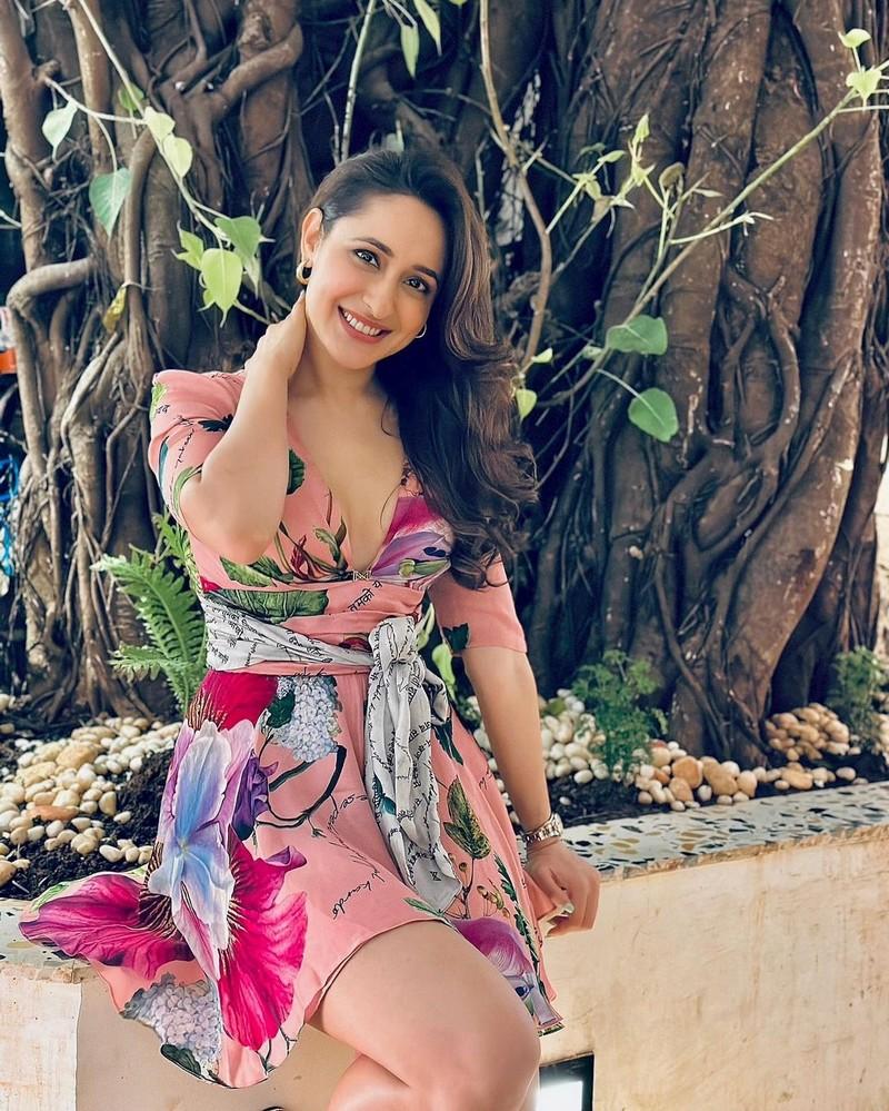 Pragya Jaiswal 6
