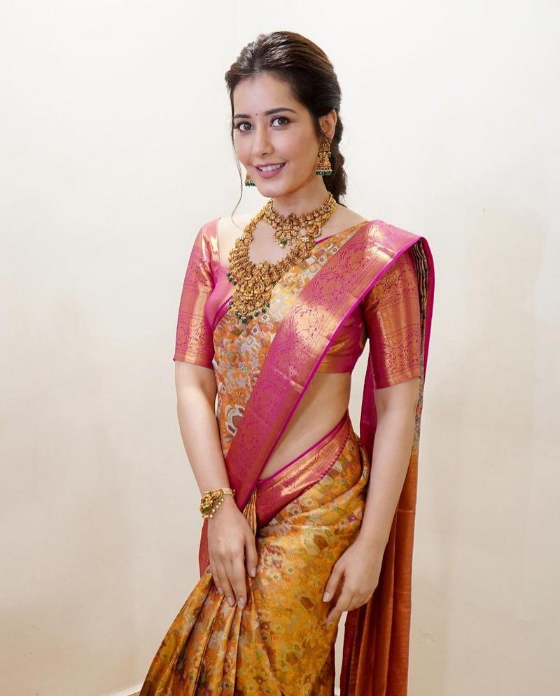 Raashii Khanna 3