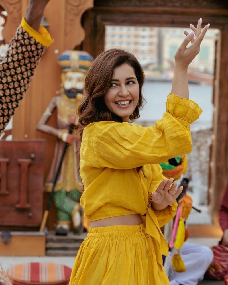 Raashii Khanna 7