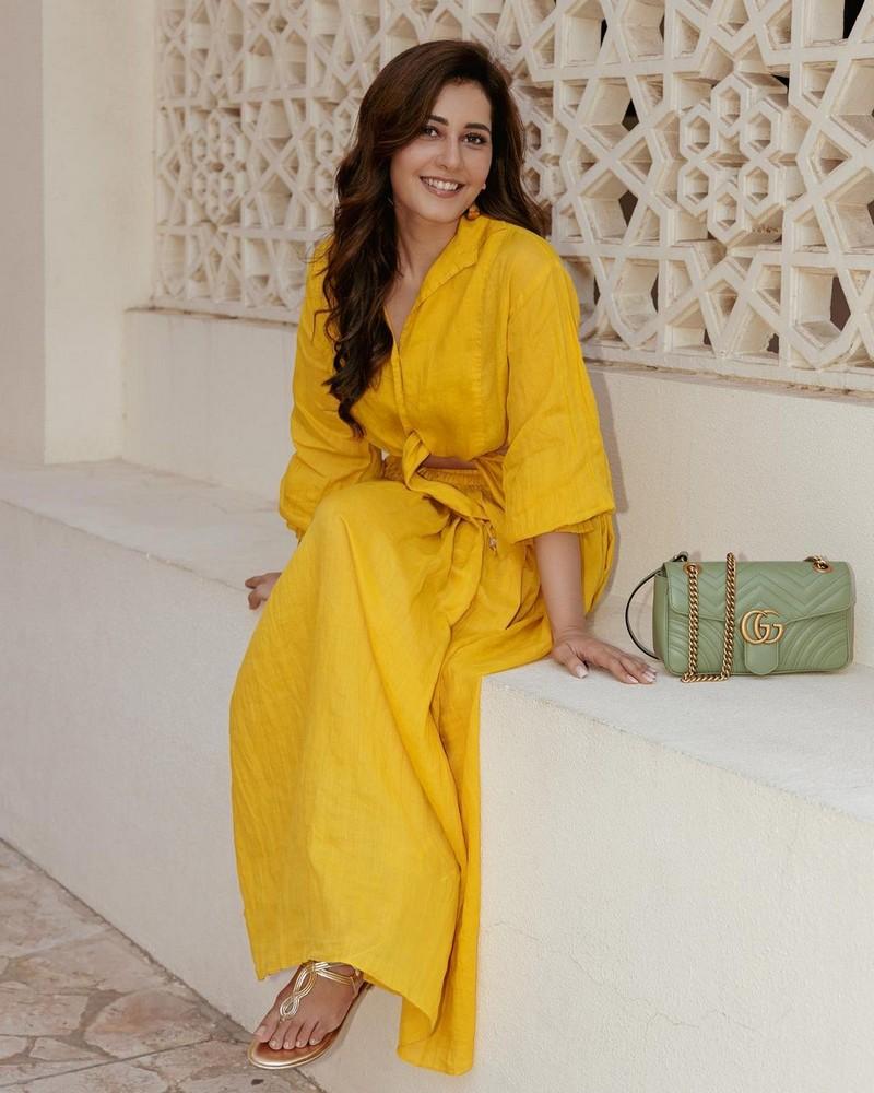 Raashii Khanna 8