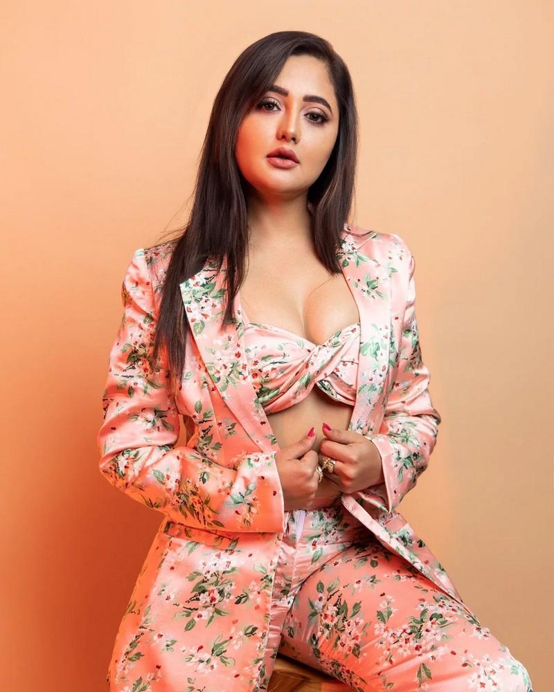 Rashami Desai 5