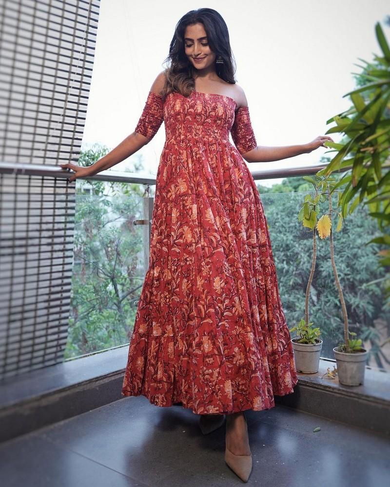 Reba Monica John 8
