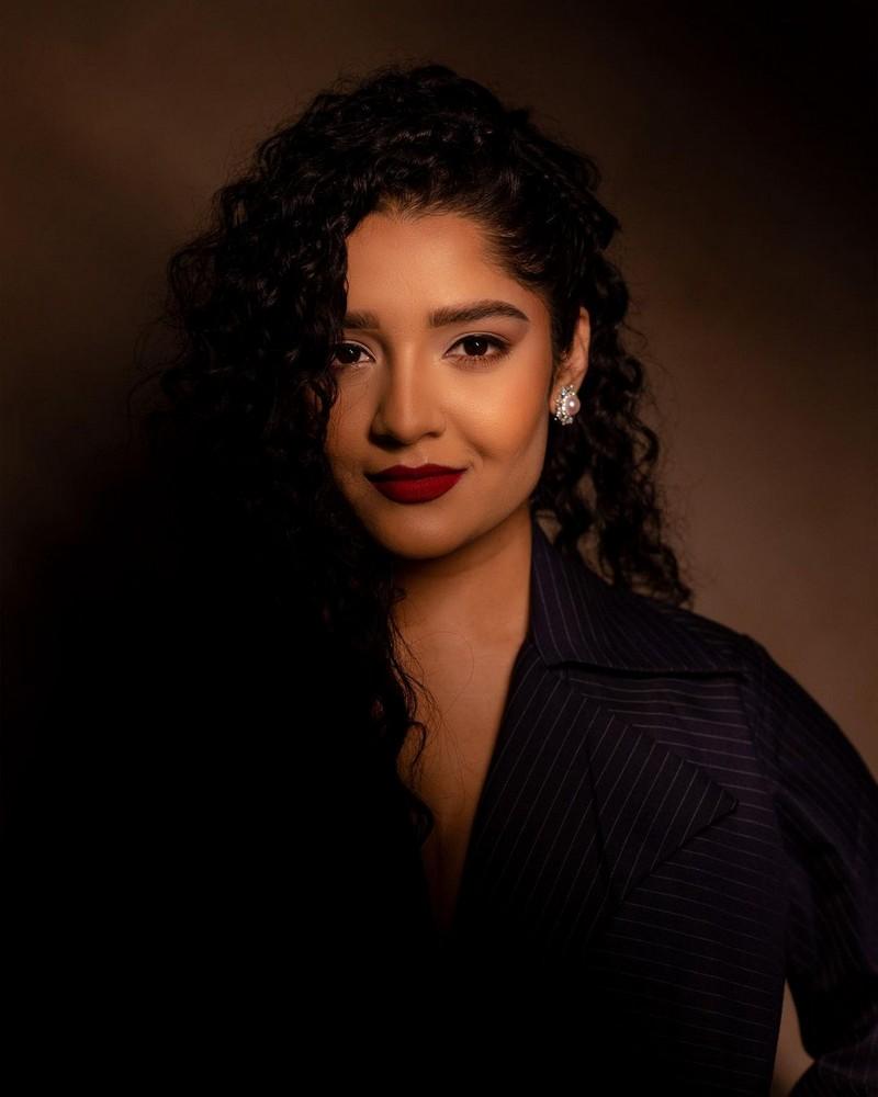 Ritika Singh 5