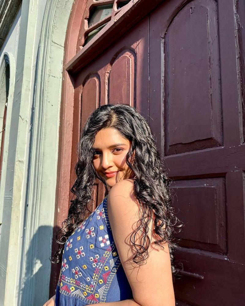 Ritika Singh 6
