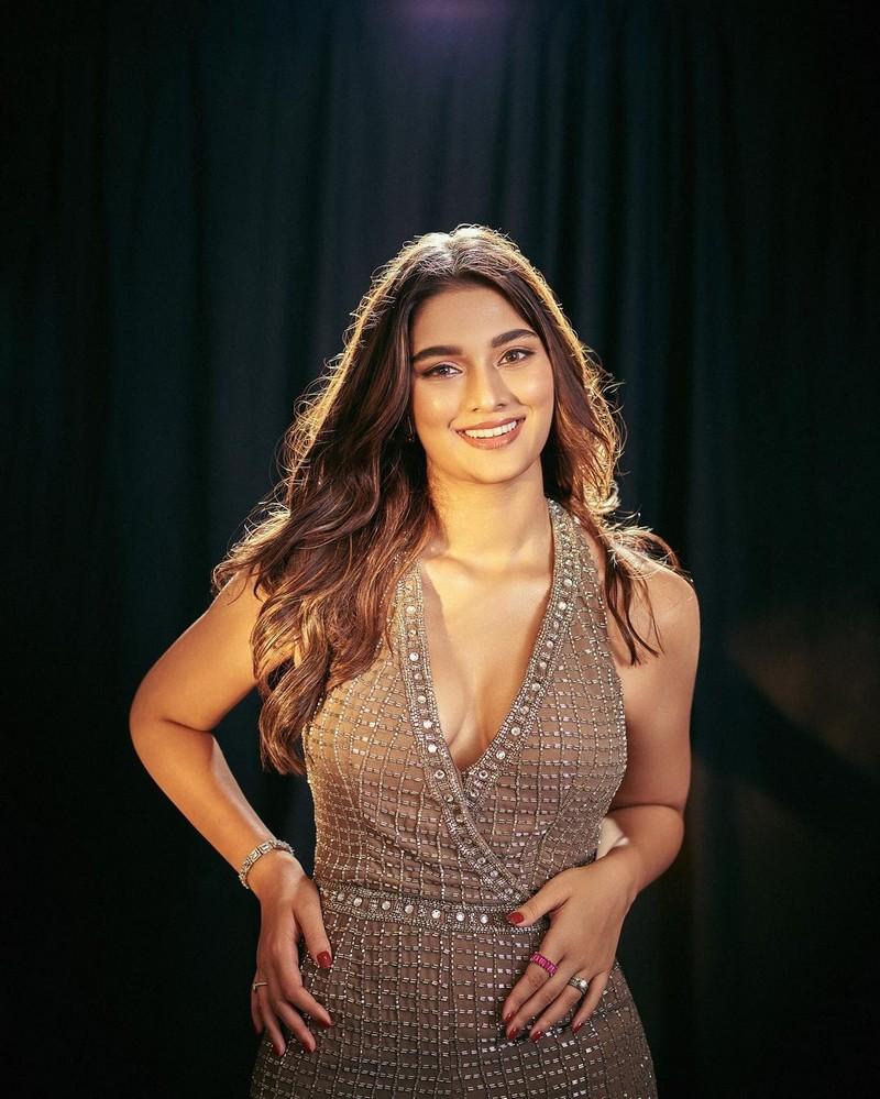 Saiee Manjrekar 2