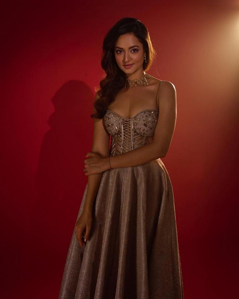 Shanvi Srivastava 6
