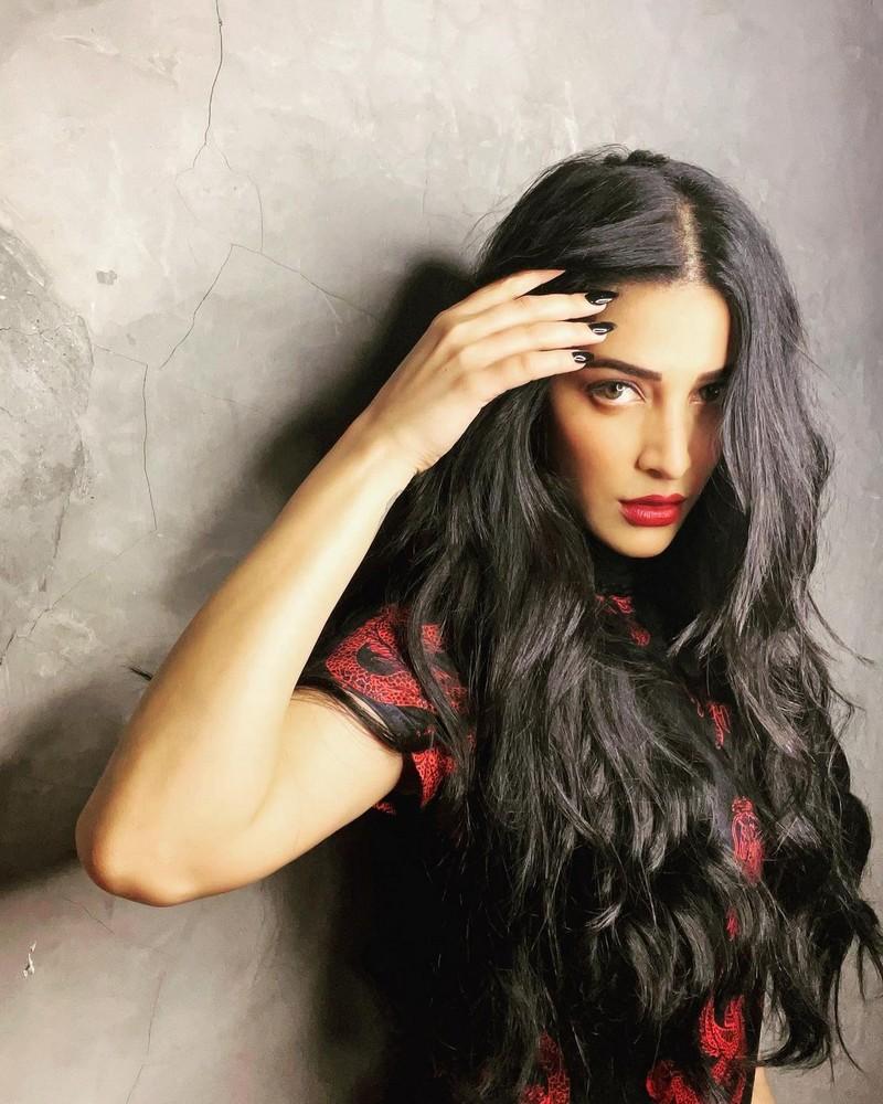 Shruti Haasan 7