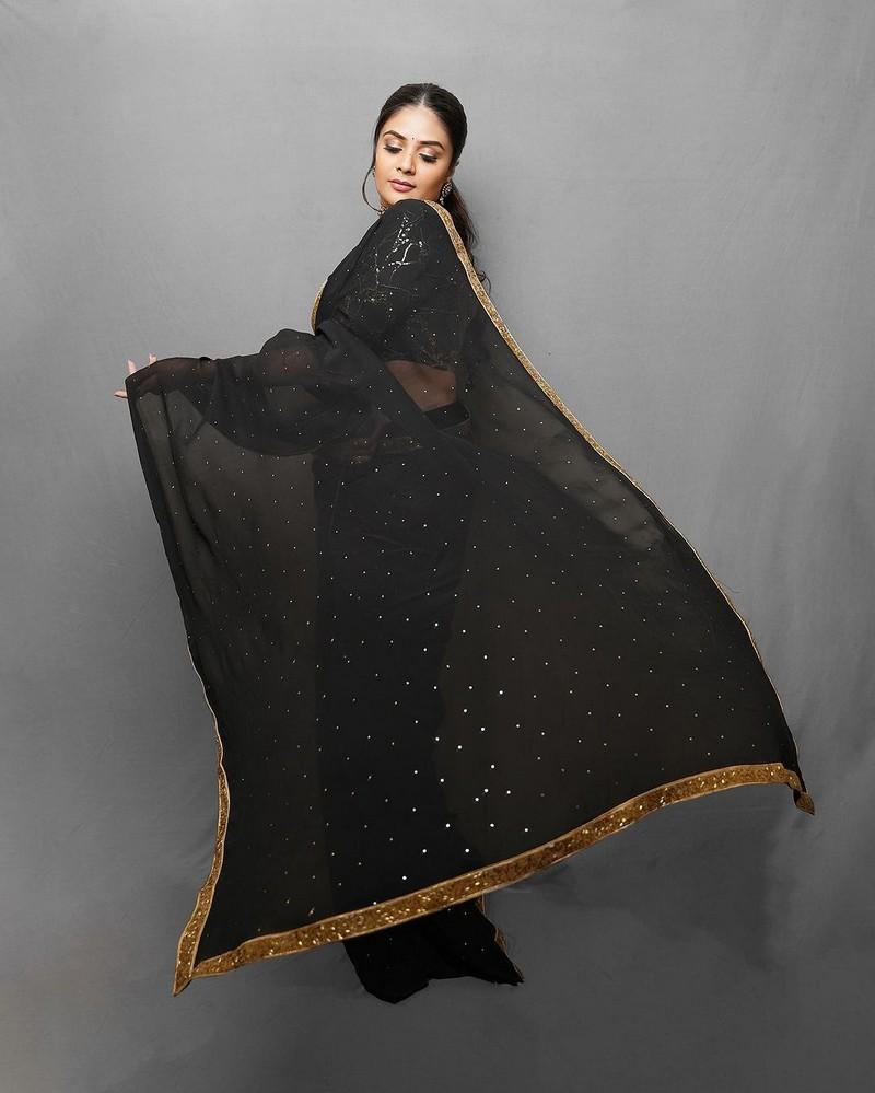 Sreemukhi 2